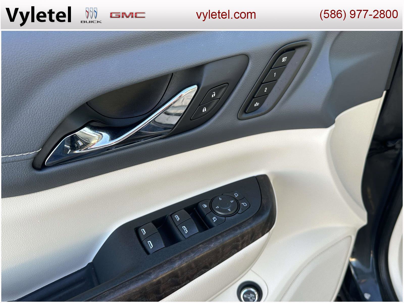 Used 2023 GMC Acadia Denali w/ Denali Technology Package image 17