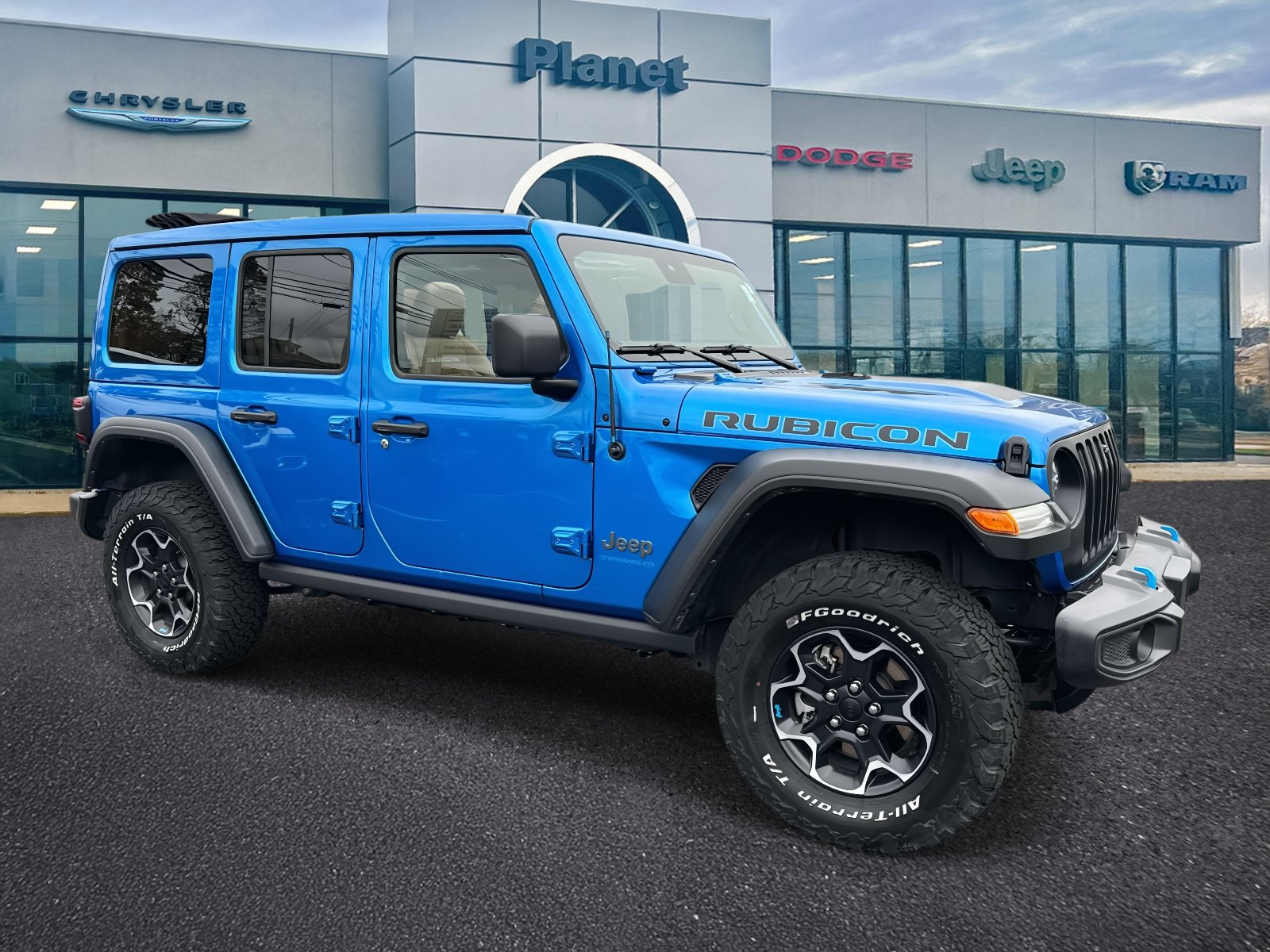 Used 2023 Jeep Wrangler Unlimited Rubicon 4xe w/ Safety Group AWD/4WD image 1