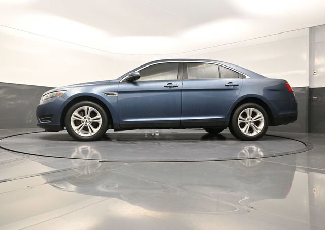 Used 2018 Ford Taurus SEL image 33
