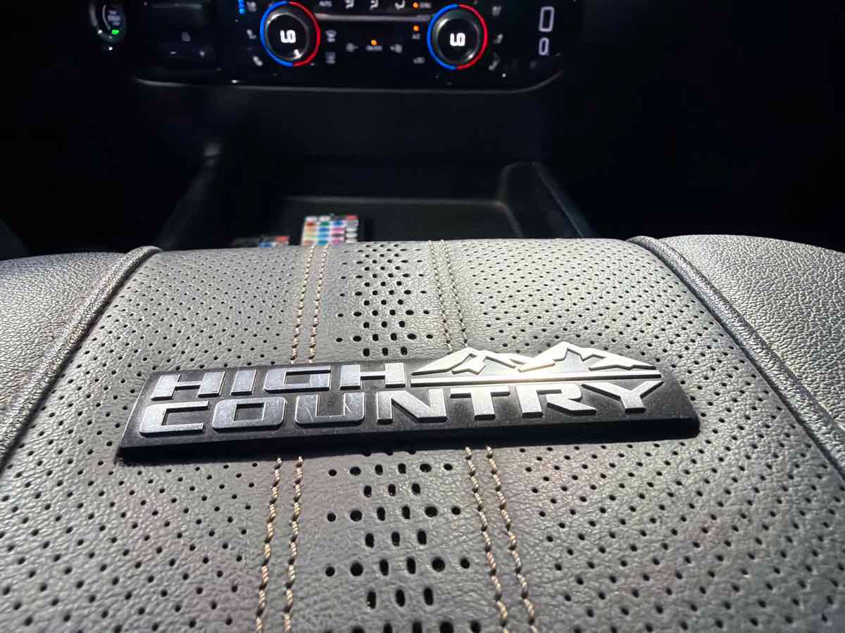 Used 2024 Chevrolet Silverado 2500 High Country w/ Midnight Edition AWD/4WD image 28