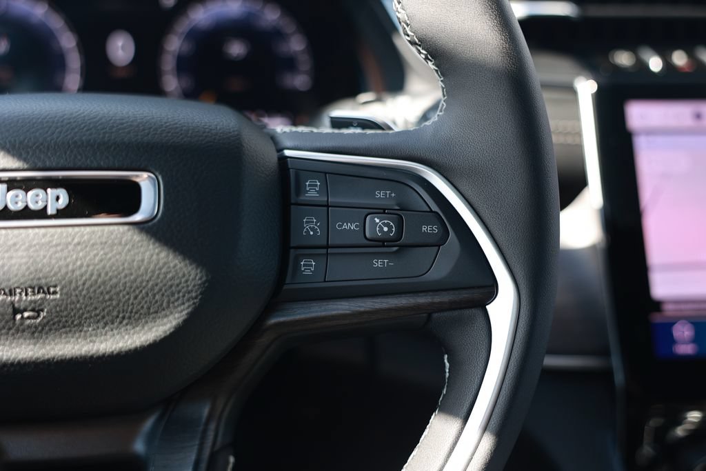 New 2025 Jeep Grand Cherokee Limited AWD/4WD image 19