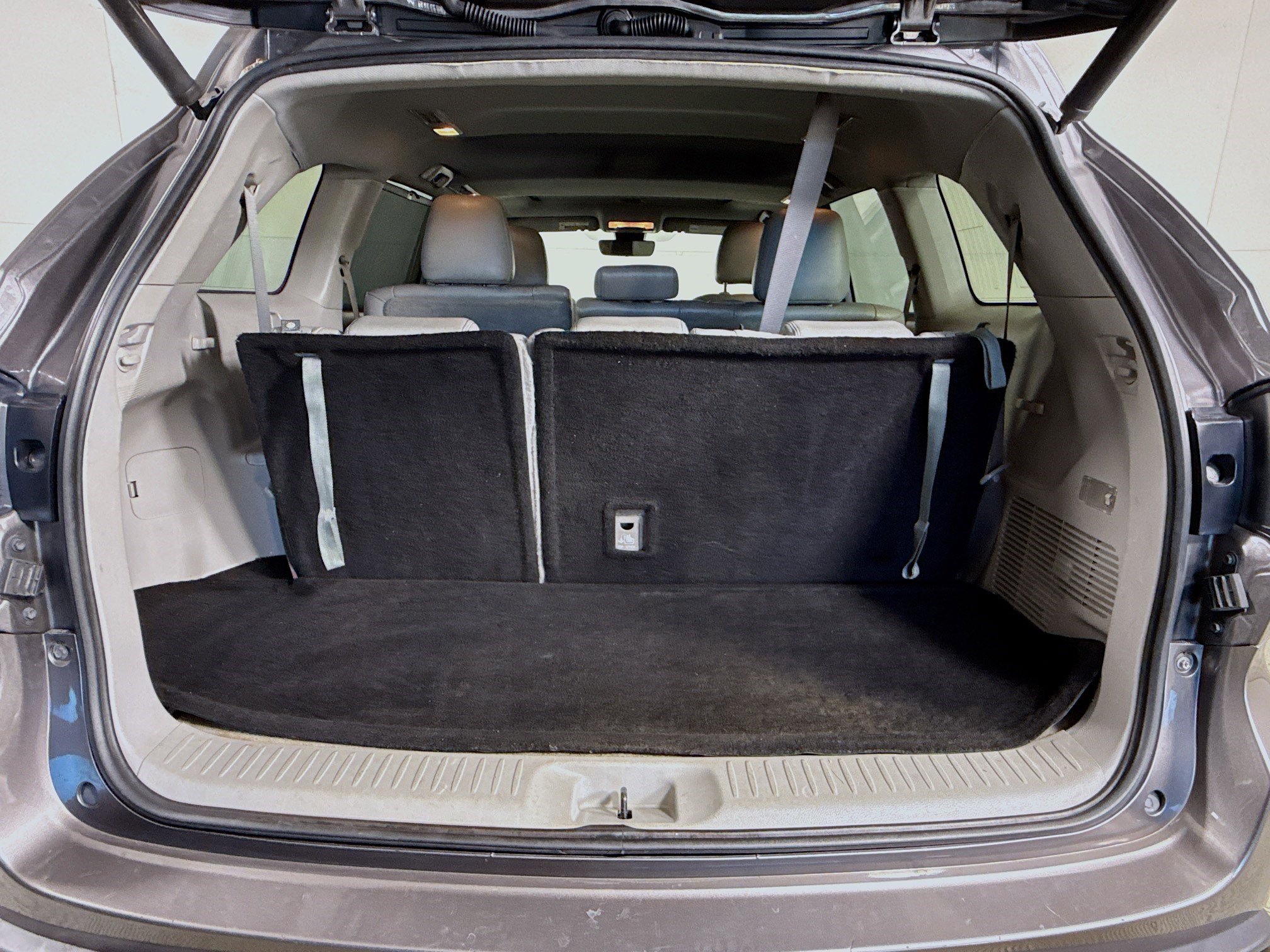 Used 2018 Toyota Highlander XLE image 35