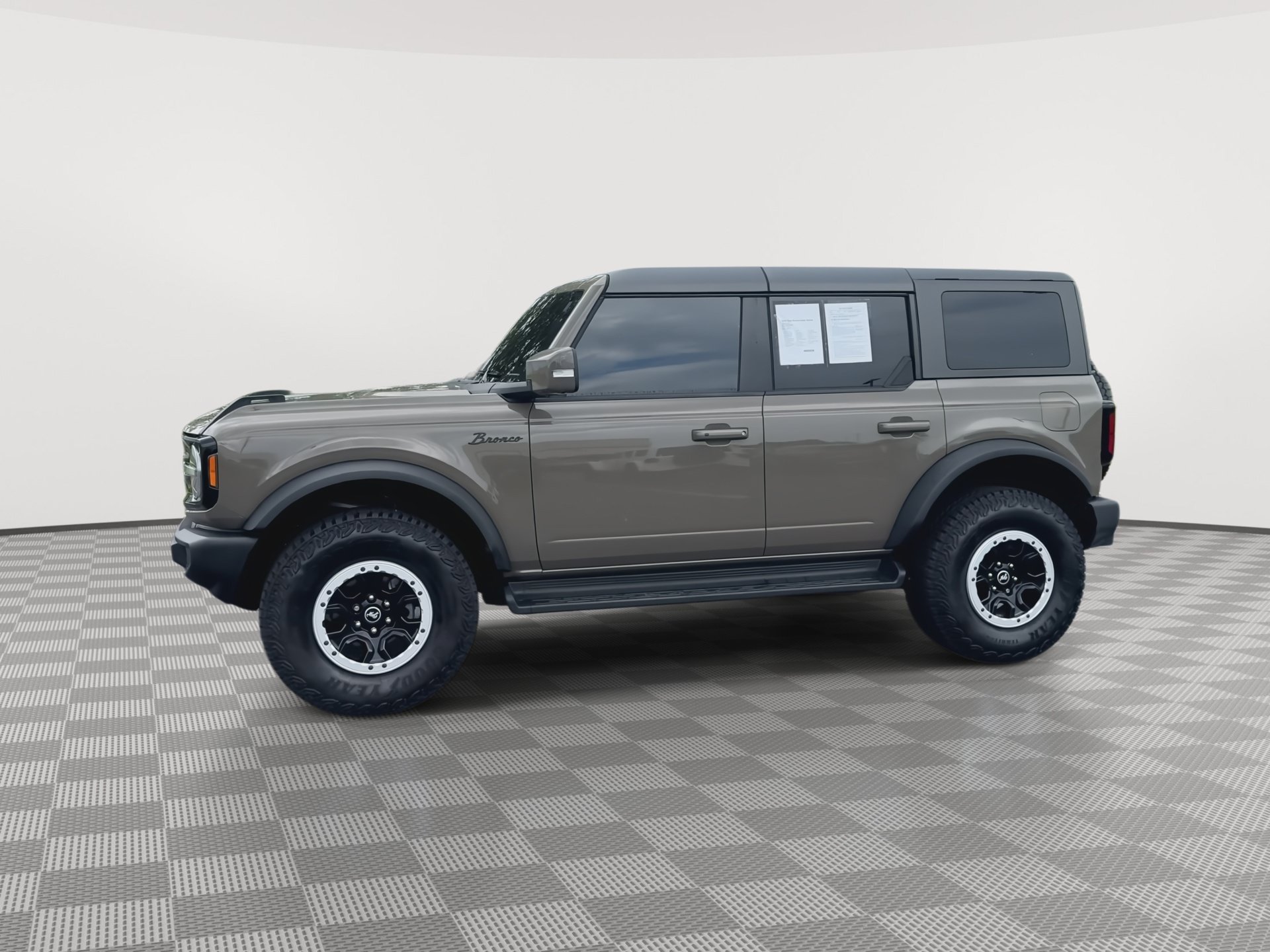 Used 2025 Ford Bronco Outer Banks w/ Sasquatch Package AWD/4WD image 5