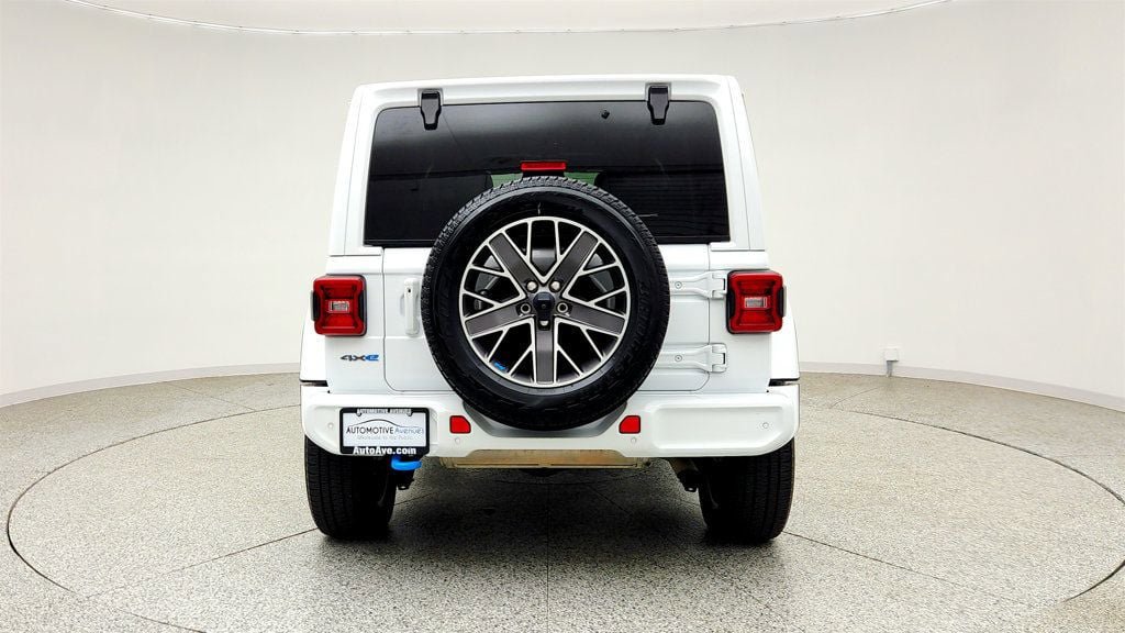 Used 2023 Jeep Wrangler Unlimited Sahara AWD/4WD image 6