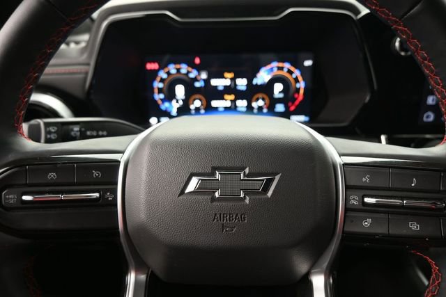 Used 2025 Chevrolet Colorado Z71 w/ Midnight Edition AWD/4WD image 14