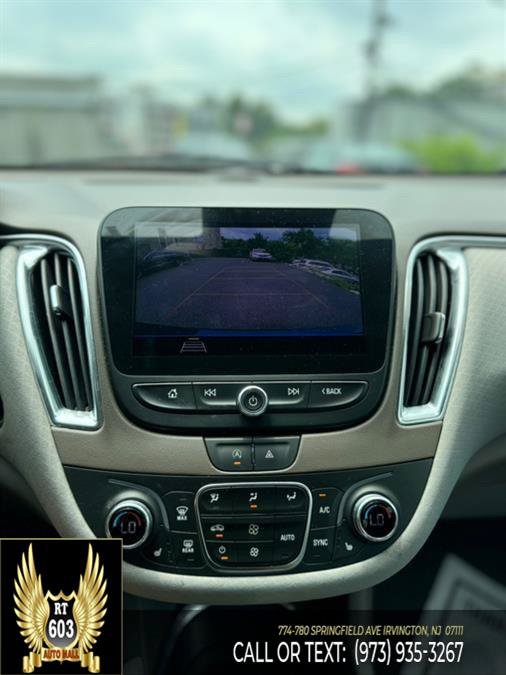 Used 2020 Chevrolet Malibu LT FWD image 19