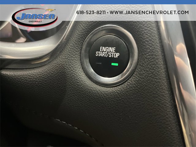 Used 2022 Chevrolet Traverse LT image 16