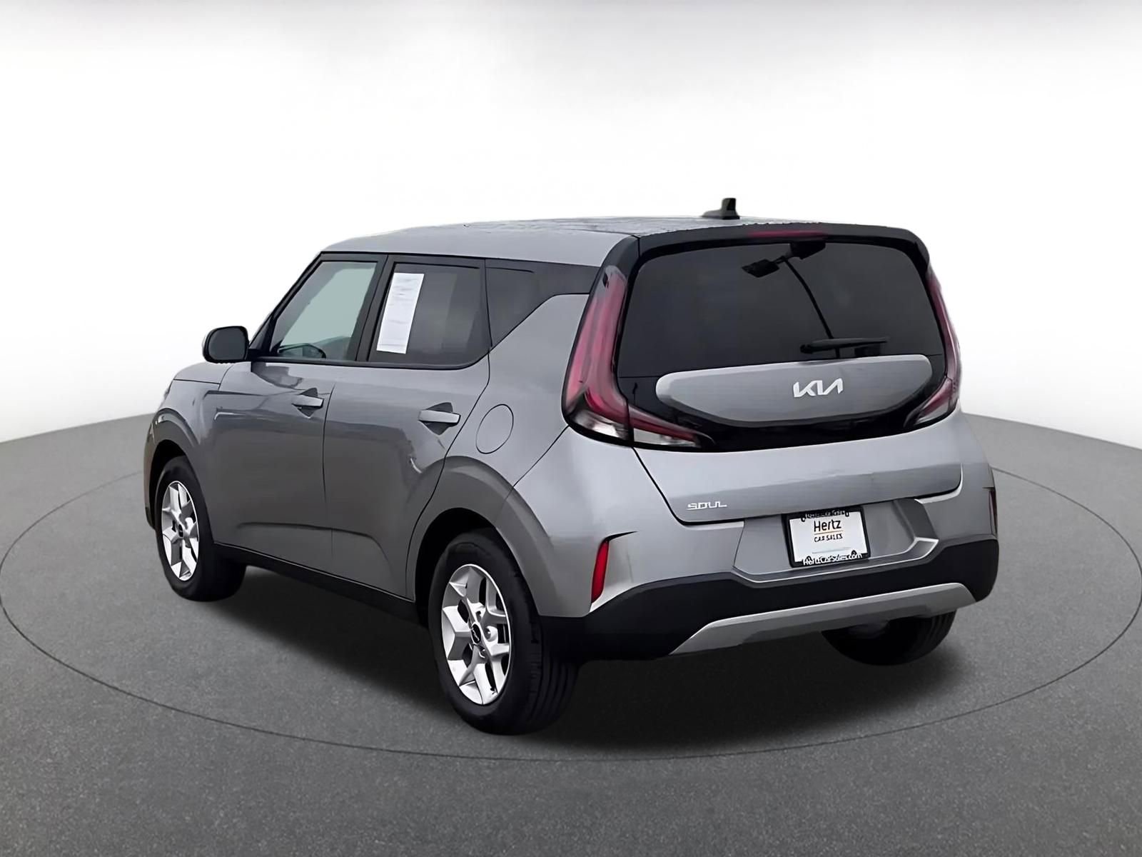 Used 2025 Kia Soul LX w/ LX Technology Package FWD image 10