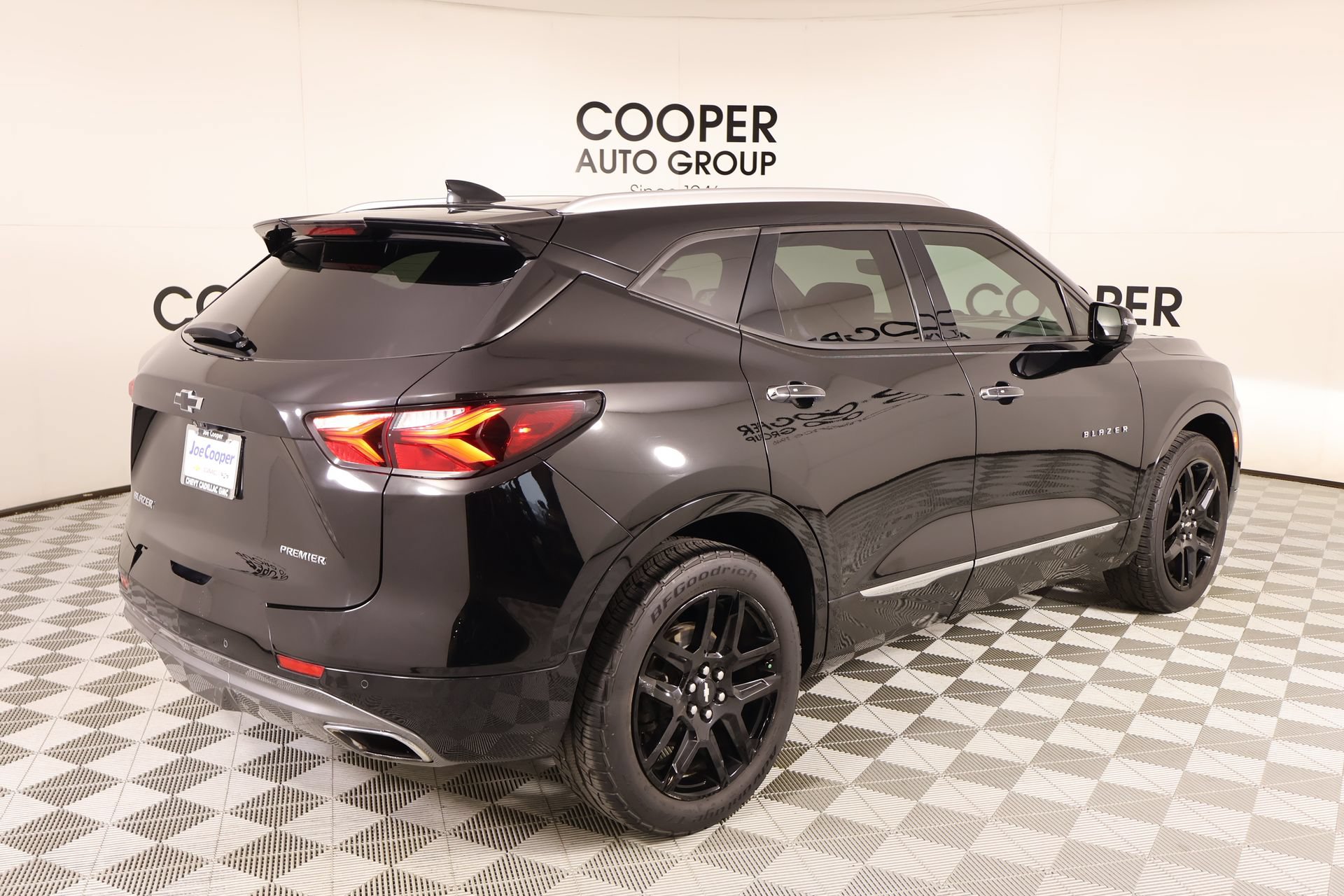 Used 2019 Chevrolet Blazer Premier w/ Sun and Wheels Package FWD image 22
