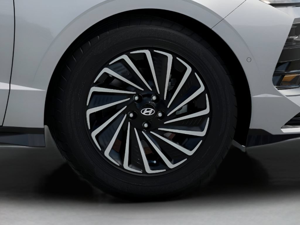 Used 2025 Hyundai Sonata Limited FWD image 8