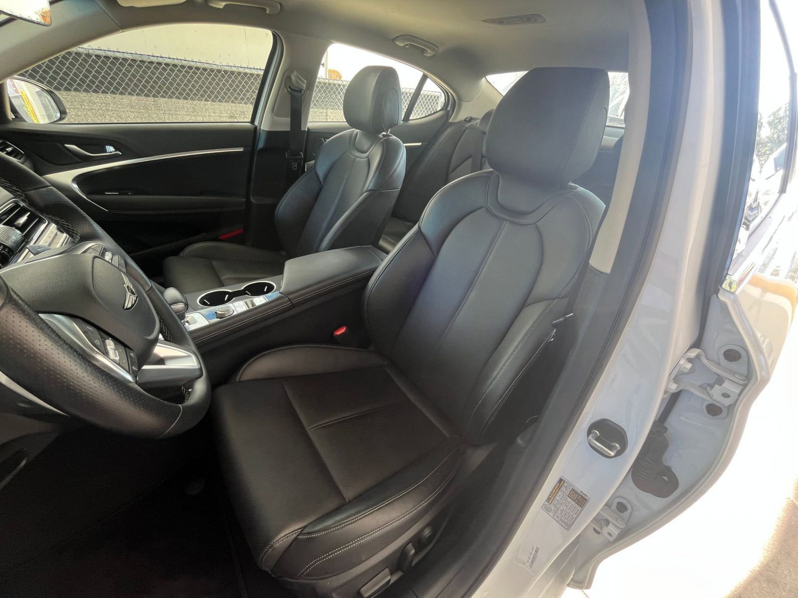 Used 2025 Genesis G70 2.5T image 38