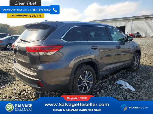 Used 2017 Toyota Highlander XLE AWD/4WD image 4