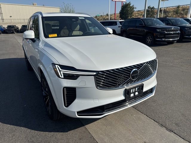 Used 2026 Volvo XC90 B5 Plus image 8