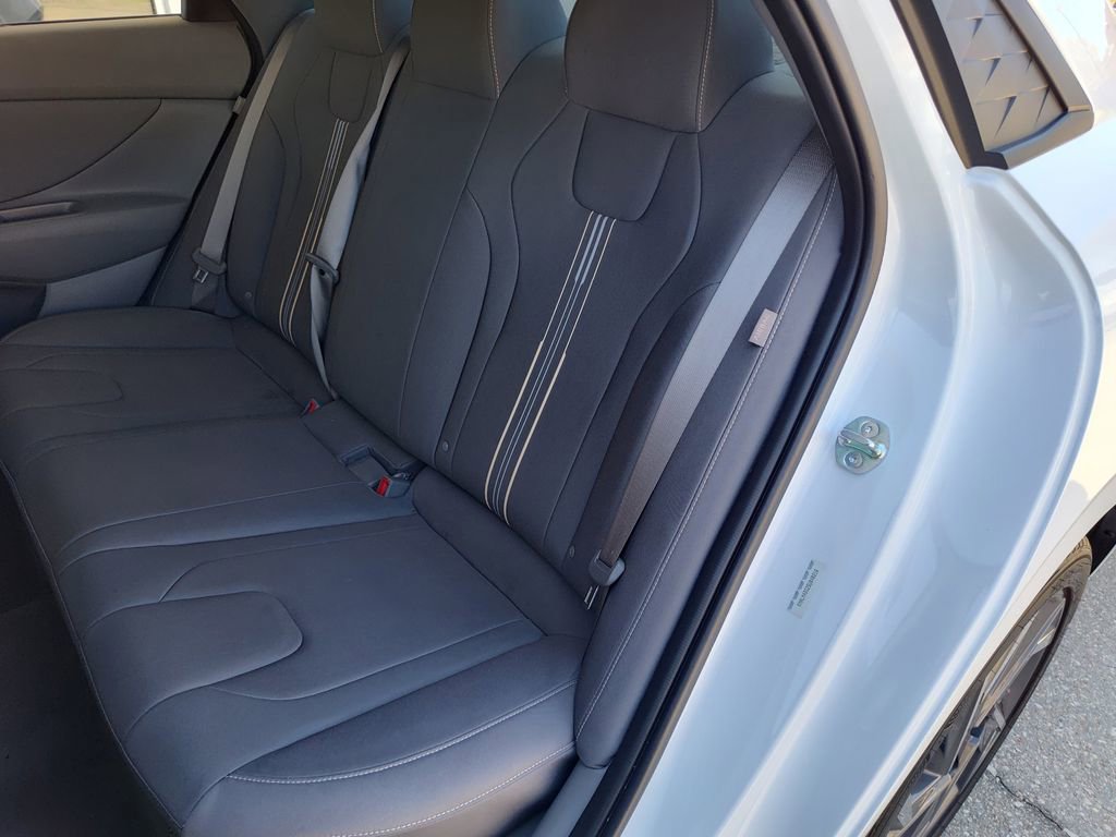 Used 2025 Hyundai Elantra Sport image 26