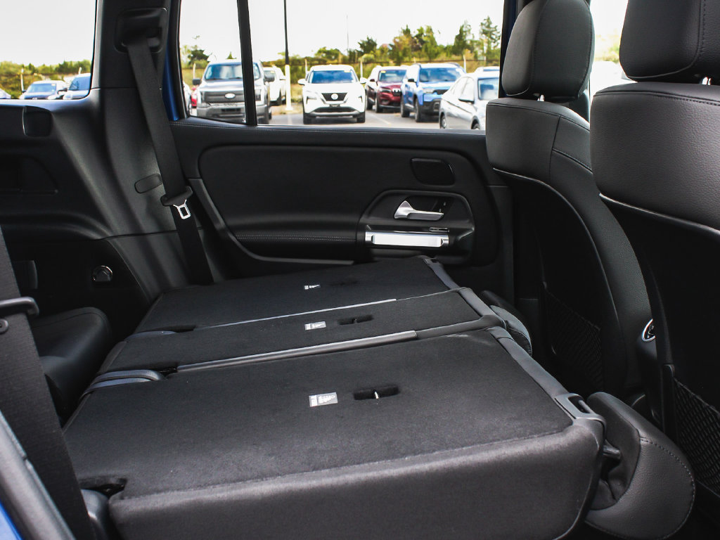 Used 2025 Mercedes-Benz GLB 250 4MATIC image 41