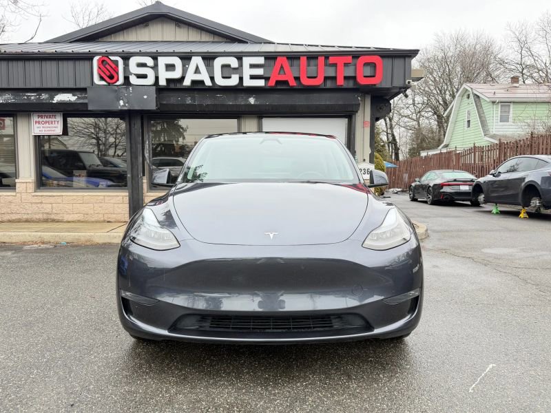 Used 2024 Tesla Model Y Long Range image 2