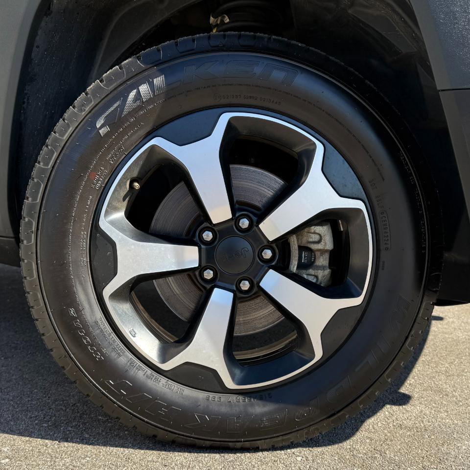 Used 2021 Jeep Renegade Trailhawk w/ Sun & Sound Group image 27