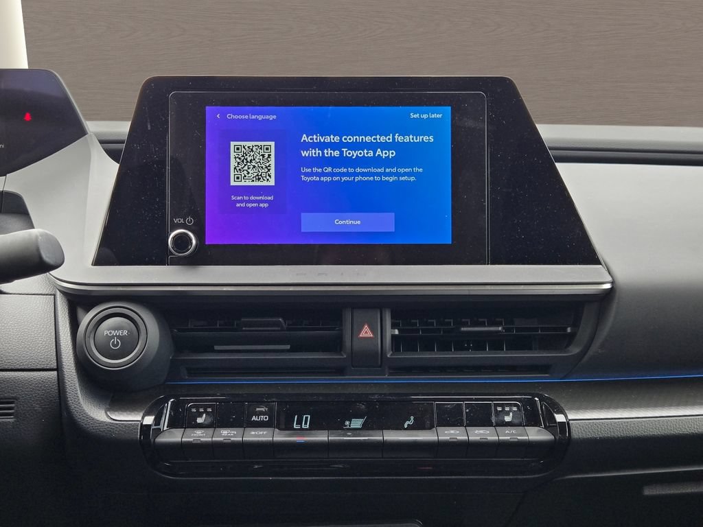 Used 2025 Toyota Prius FWD image 19
