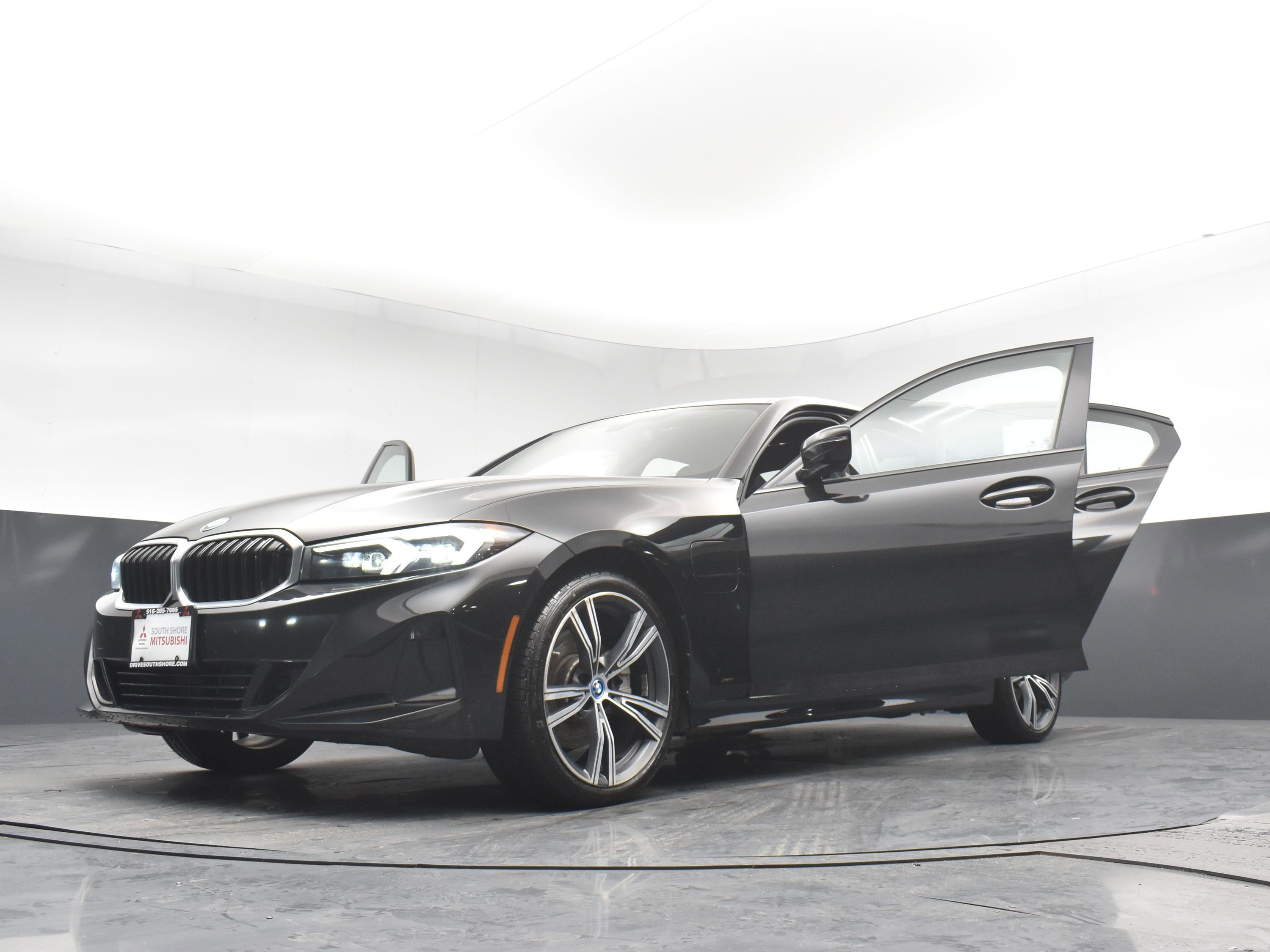 Used 2023 BMW 330e w/ Driving Assistance Package image 32