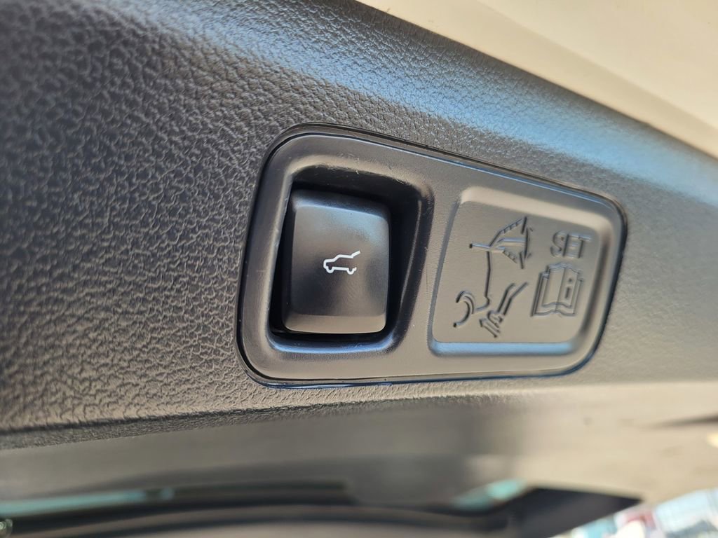 Used 2024 Ford Expedition XLT image 28