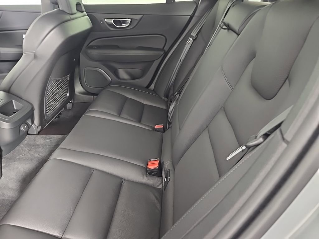 Certified 2025 Volvo V60 B5 Cross Country Plus image 13