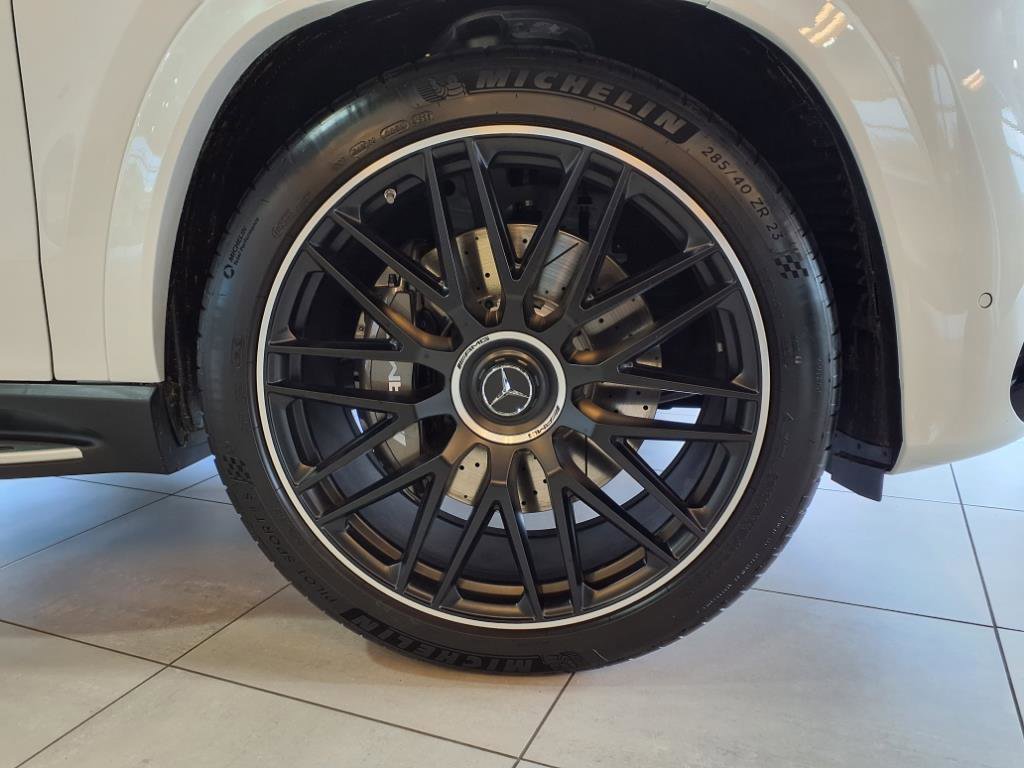 New 2025 Mercedes-Benz GLS 63 AMG 4MATIC image 4