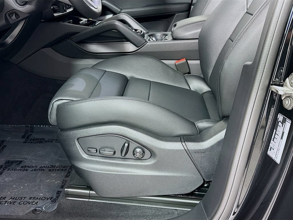 Certified 2026 Porsche Cayenne AWD/4WD image 22