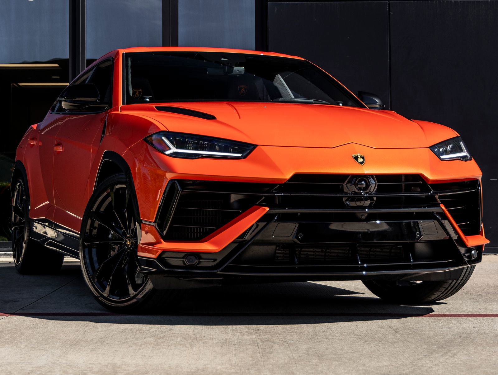 Used 2024 Lamborghini Urus S image 2