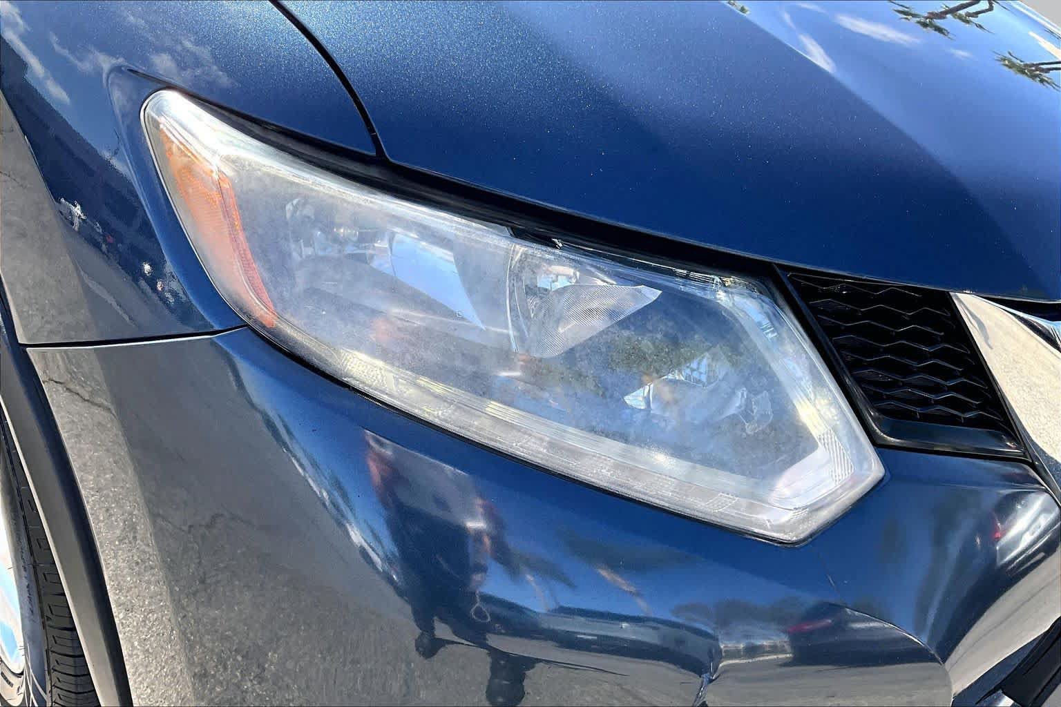 Used 2016 Nissan Rogue SV FWD image 25