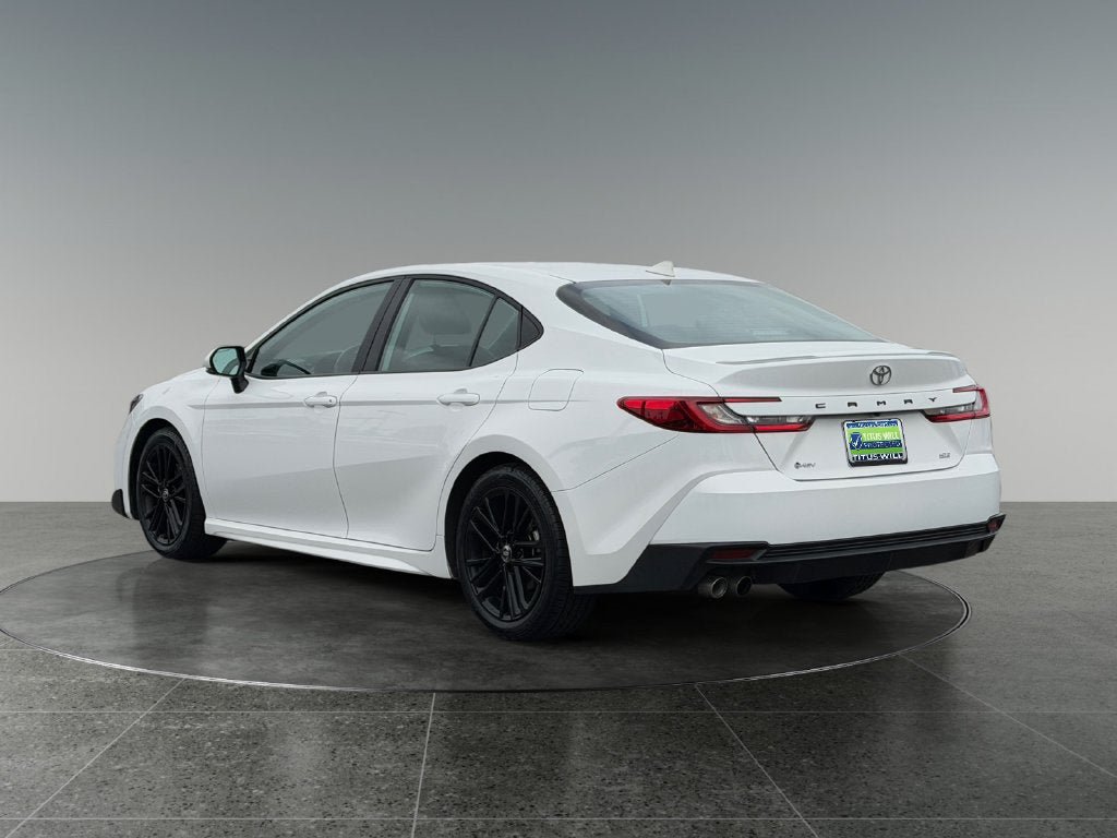Used 2025 Toyota Camry SE FWD image 7