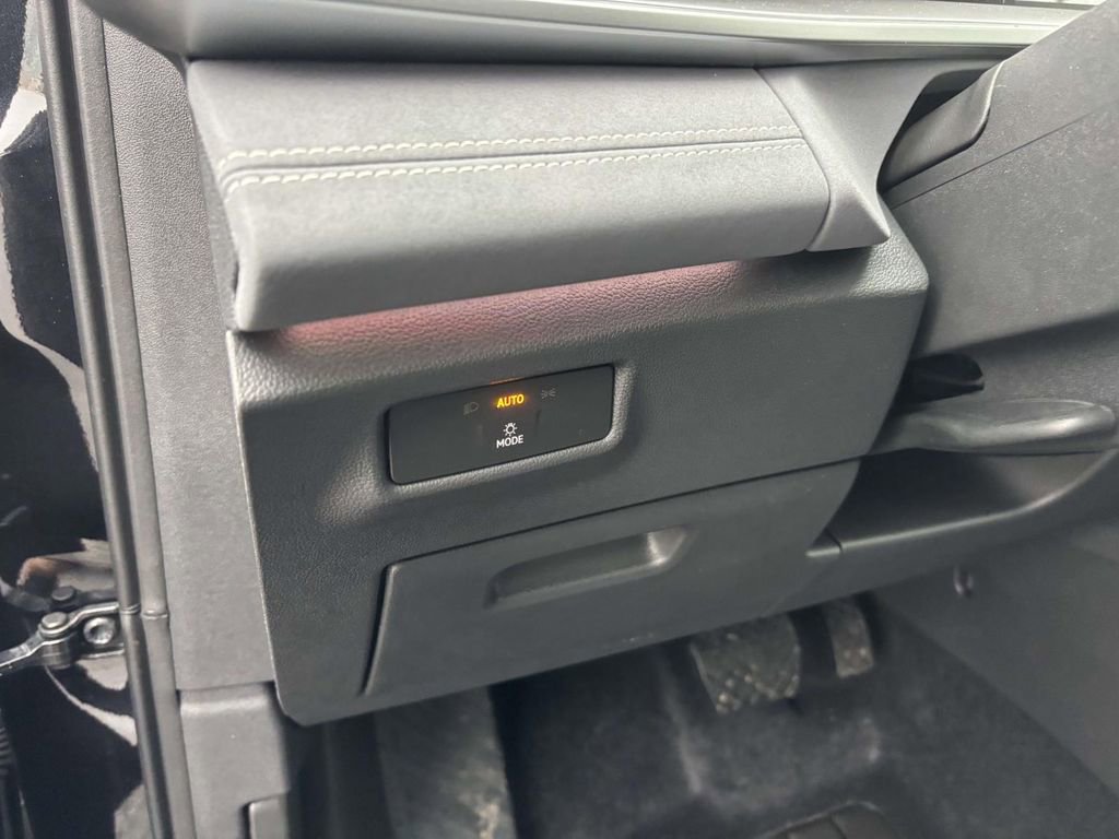 New 2026 Volkswagen Tiguan SE image 14