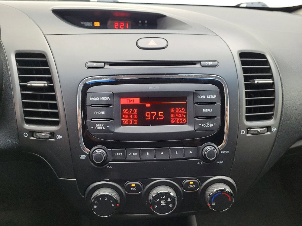 Used 2017 Kia Forte LX image 25