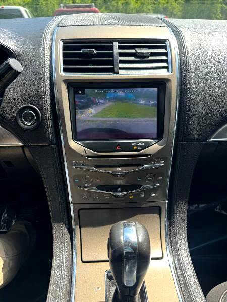 Used 2012 Lincoln MKX AWD image 18
