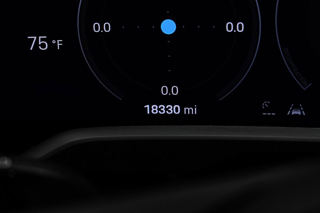 Used 2023 Porsche Taycan 4 Cross Turismo image 27