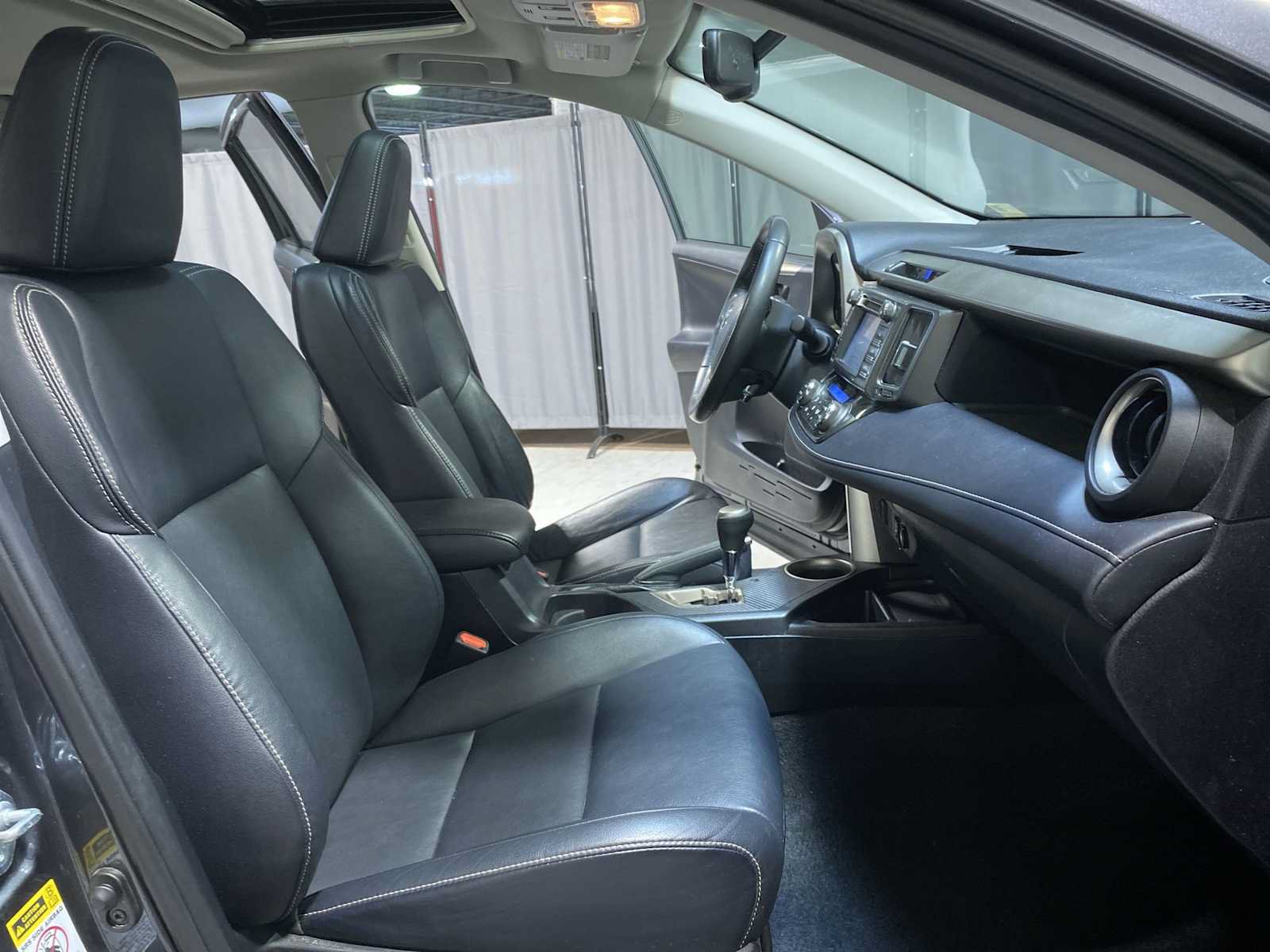 Used 2013 Toyota RAV4 Limited AWD/4WD image 14