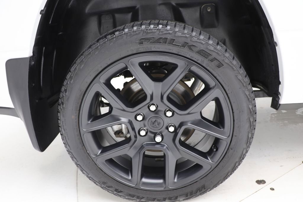 Used 2023 RAM 1500 Laramie AWD/4WD image 9