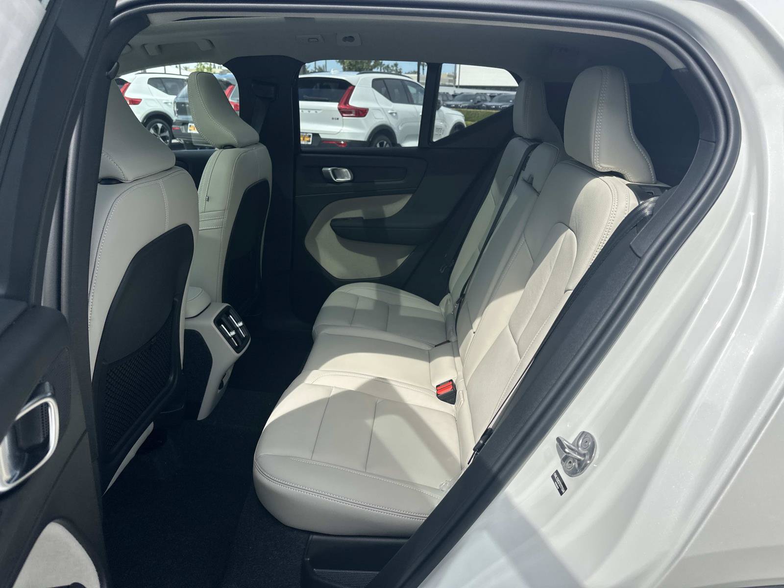 New 2026 Volvo XC40 B5 Plus w/ Protection Package Premier AWD/4WD image 17