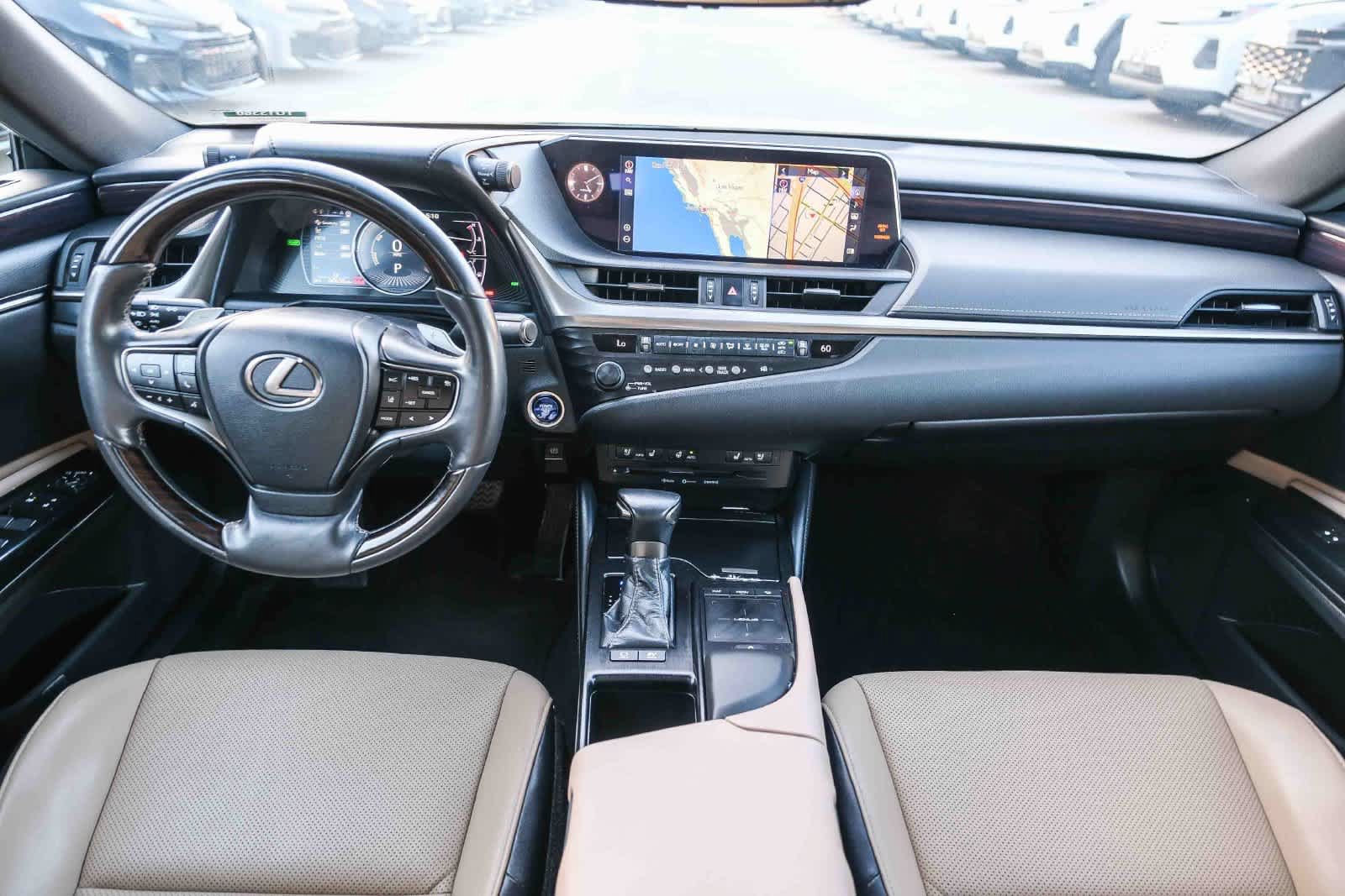 Used 2020 Lexus ES 300h w/ Premium Package FWD image 13