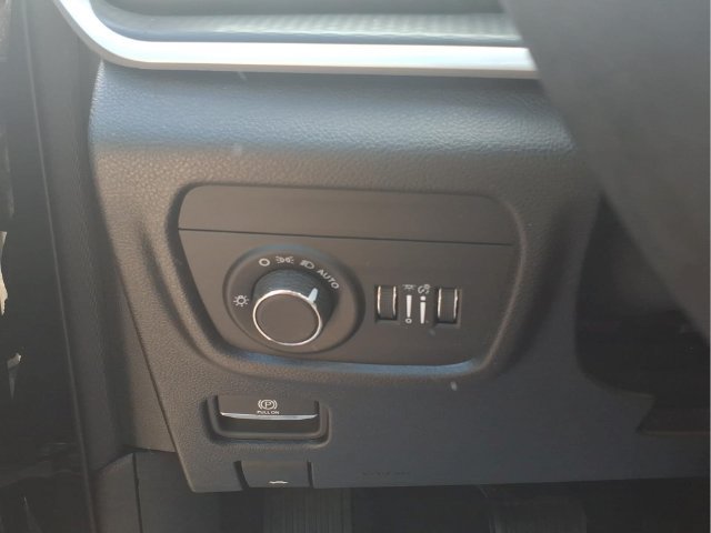 Used 2024 Jeep Grand Cherokee Altitude AWD/4WD image 19
