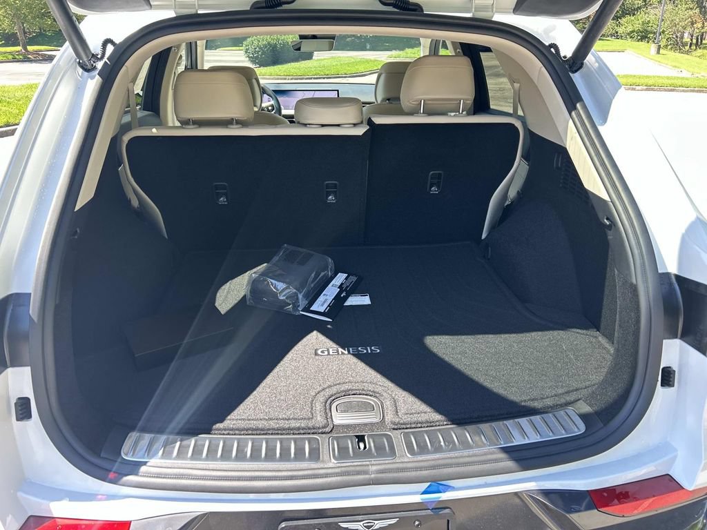 New 2026 Genesis GV70 2.5T Select AWD/4WD image 13