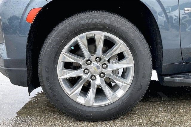Used 2021 Chevrolet Suburban Premier w/ Premium Package RWD image 38