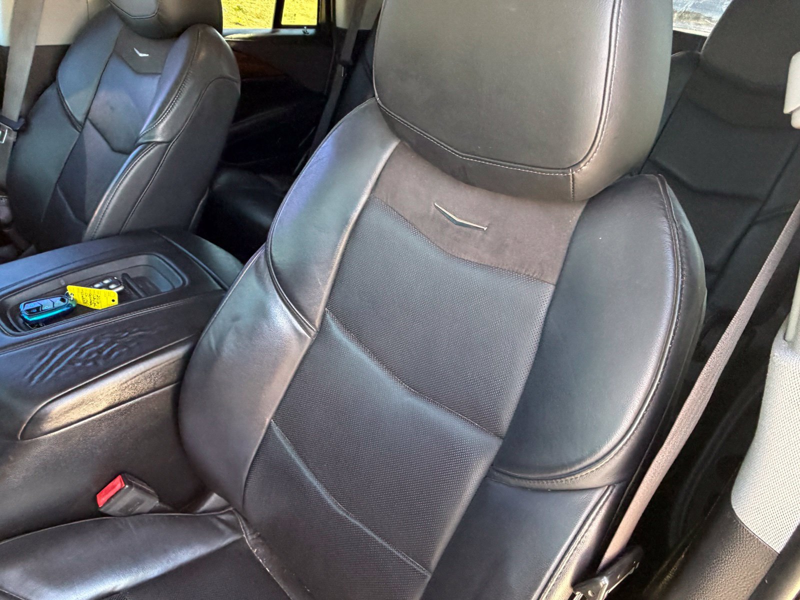 Used 2016 Cadillac Escalade Luxury AWD/4WD image 34