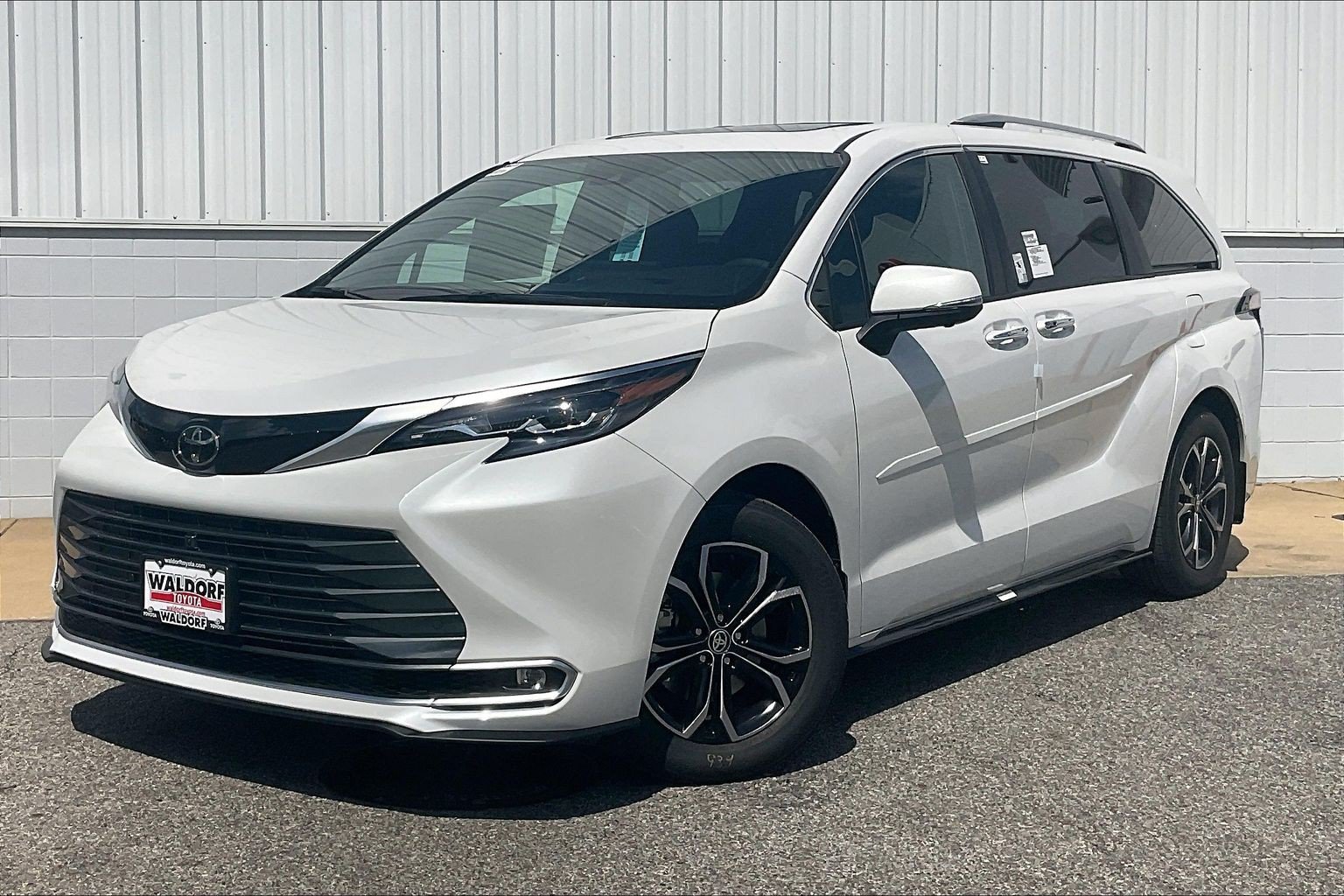 New 2026 Toyota Sienna Platinum AWD/4WD image 2
