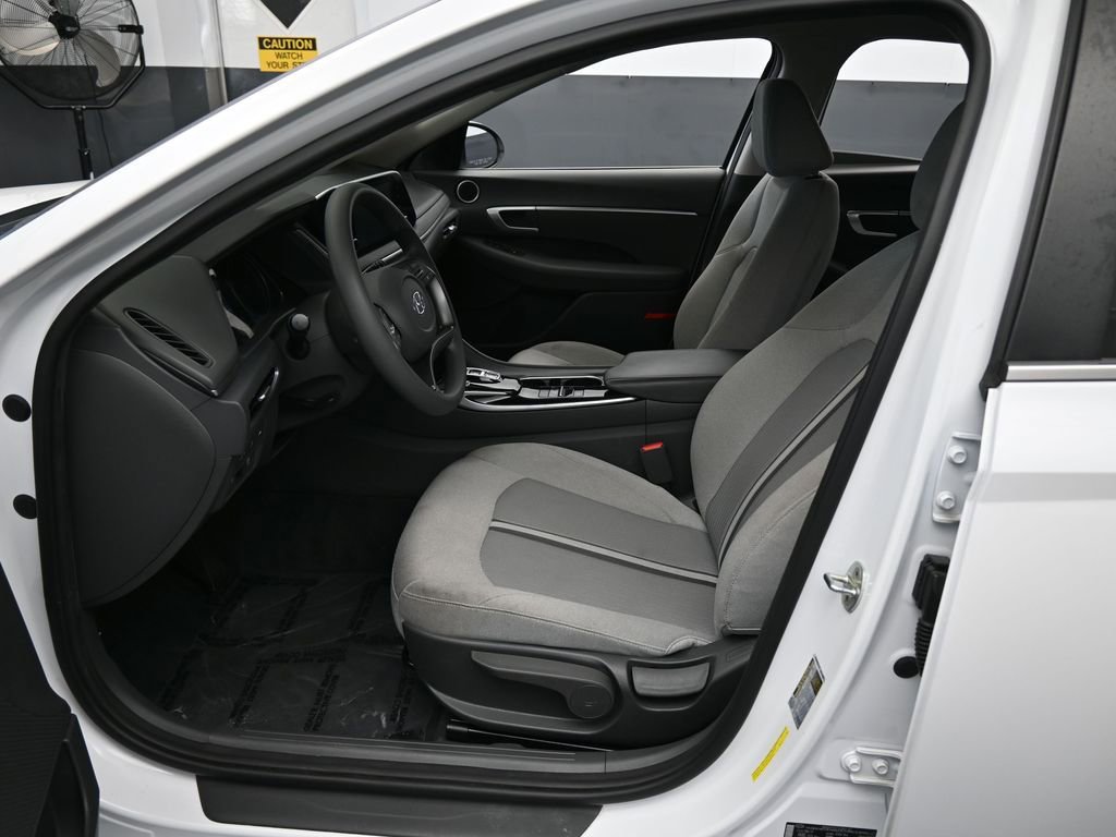 Used 2022 Hyundai Sonata SE image 11