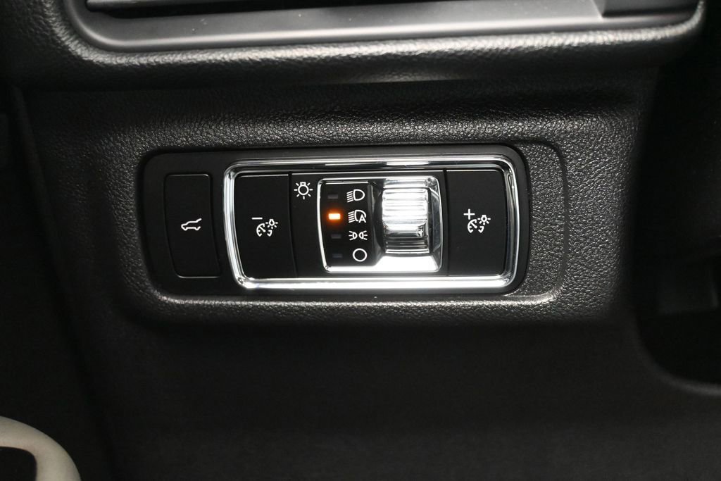Used 2023 Lincoln Corsair Reserve AWD/4WD image 17