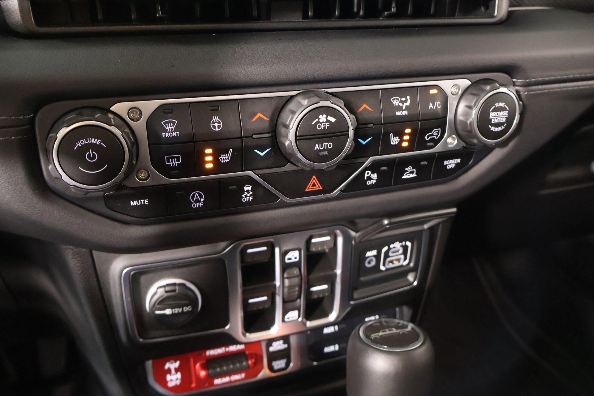 Used 2025 Jeep Gladiator Rubicon AWD/4WD image 8