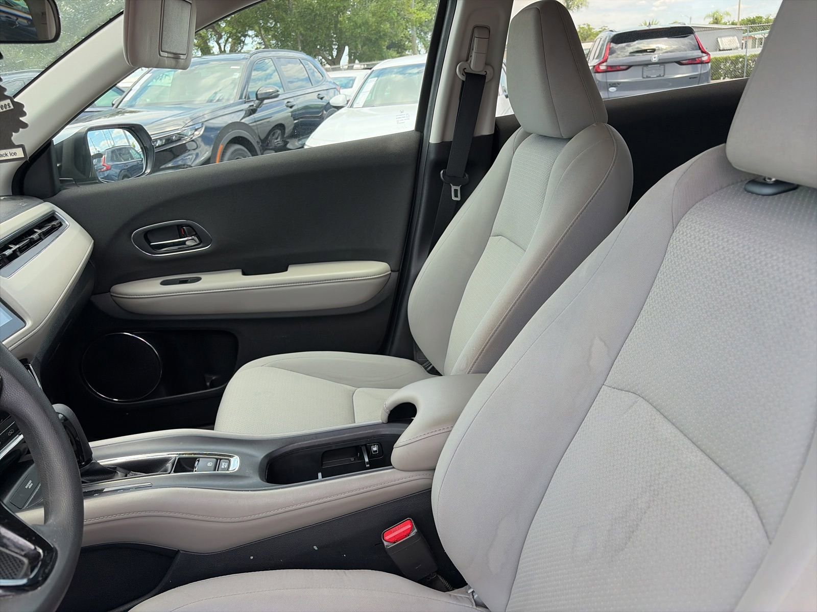 Used 2022 Honda HR-V EX image 11