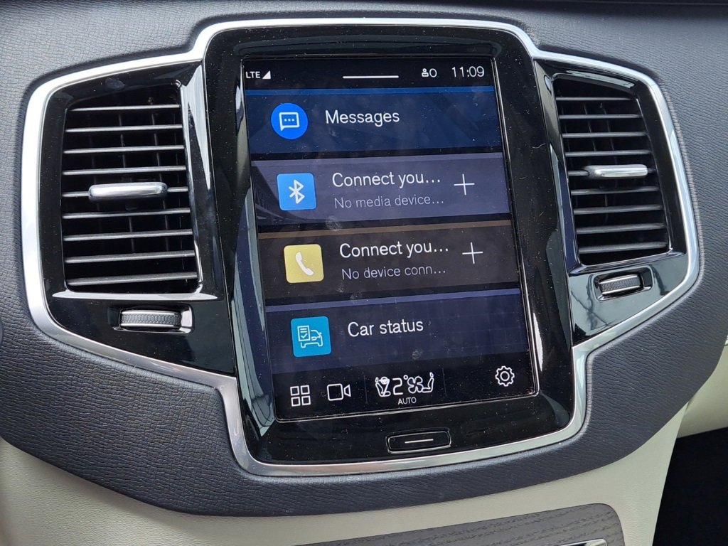 Used 2025 Volvo XC90 T8 Plus w/ Protection Package Premier image 21