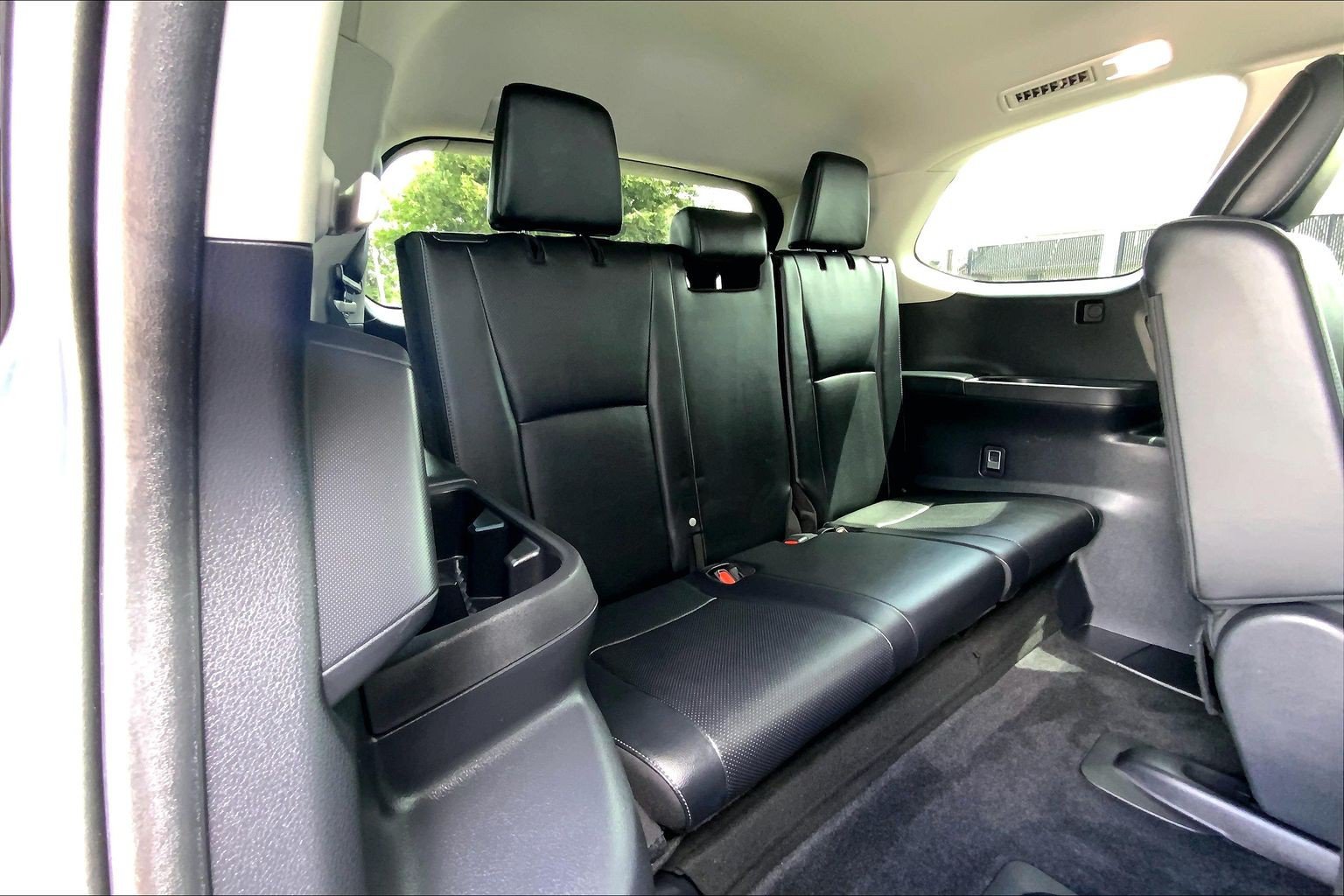 Used 2024 Toyota Grand Highlander AWD image 32
