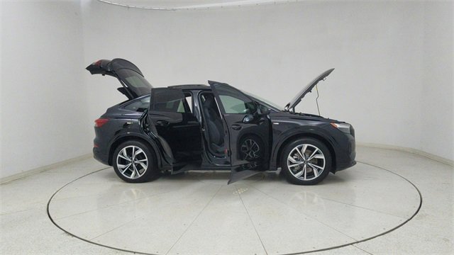 Used 2025 Audi Q4 e-tron Premium w/ Convenience Package image 68